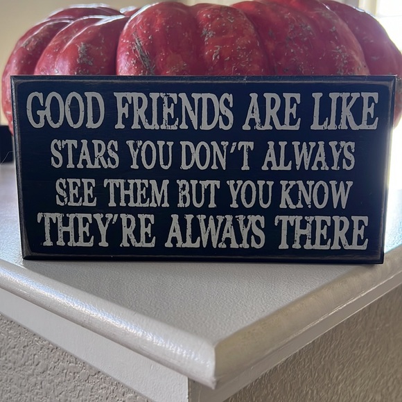 Good Friends Wall Sign - Picture 3 of 3